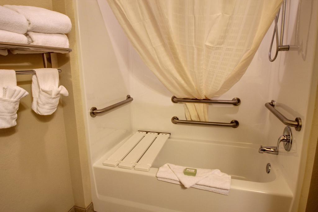 - Hotel